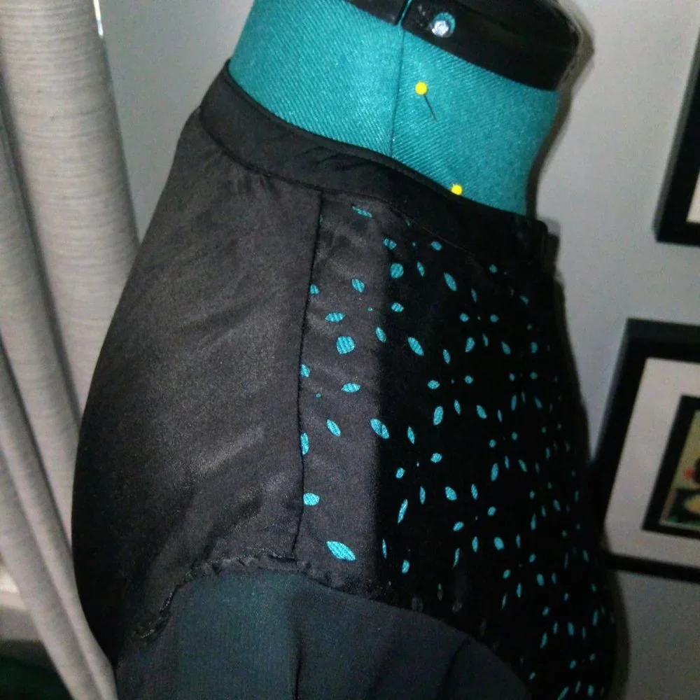 Vince Camuto Short-Sleeved Cutout Detail Blouse Sz S - Picture 12 of 15